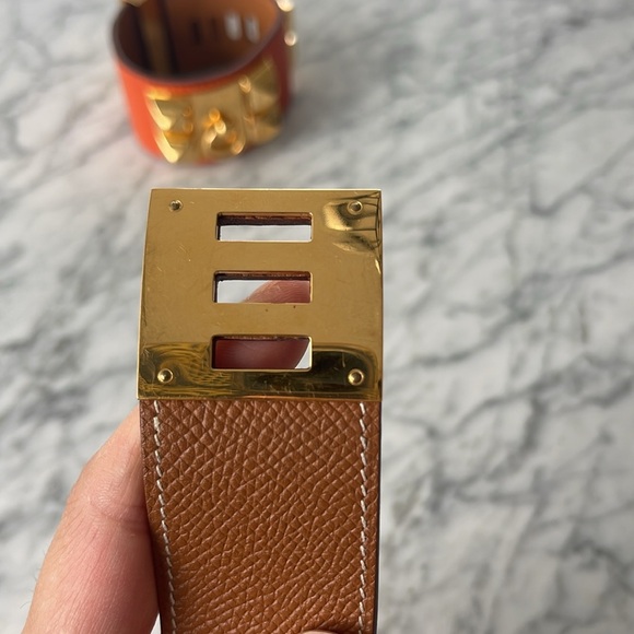 SOLD - Authentic Hermes Kelly Dog bracelet in Gold Epsom leather - Picture 5 of 6